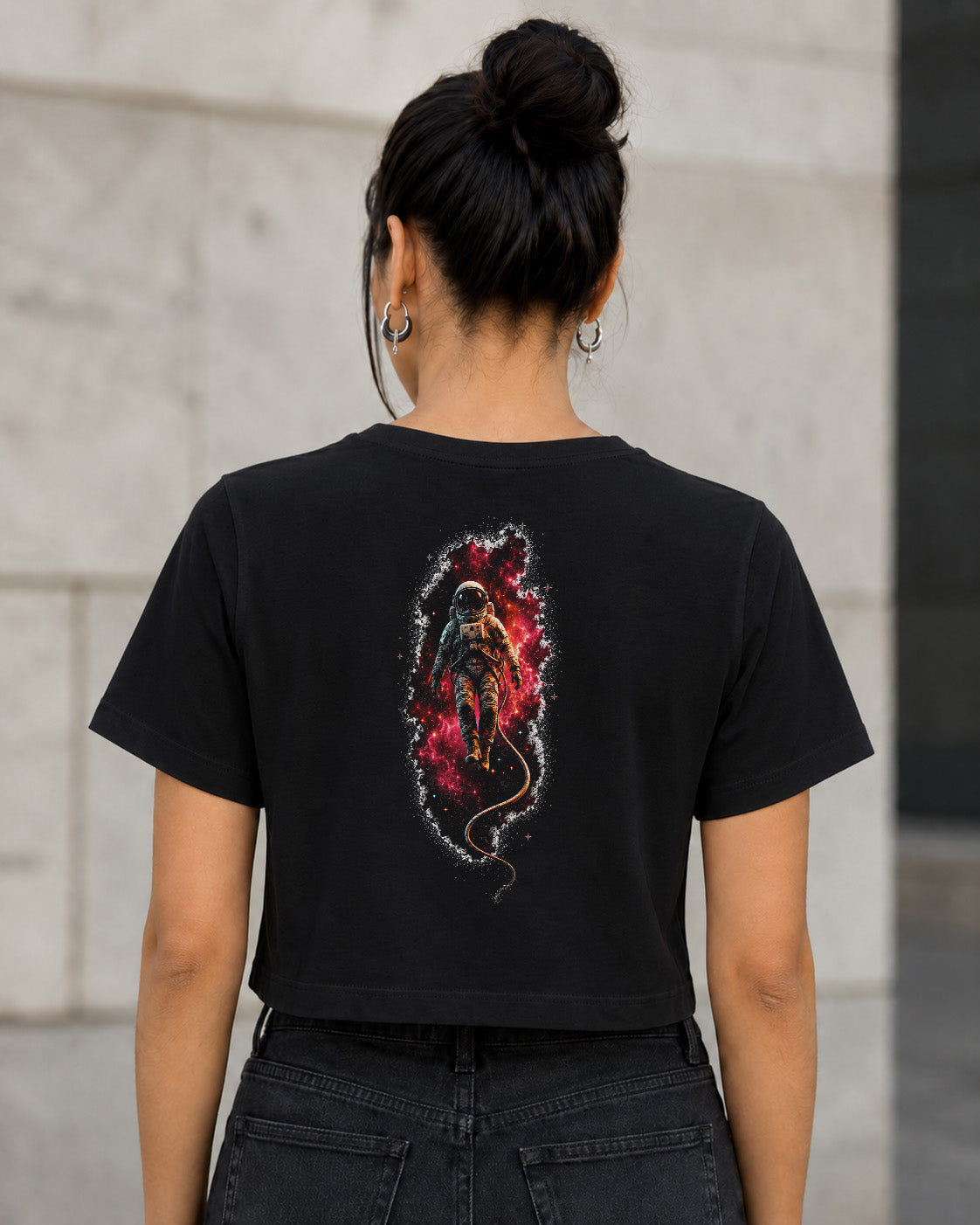 Nebula Drifter T-Shirt – Frauen Crop Shirt Schwarz, Rückenprint