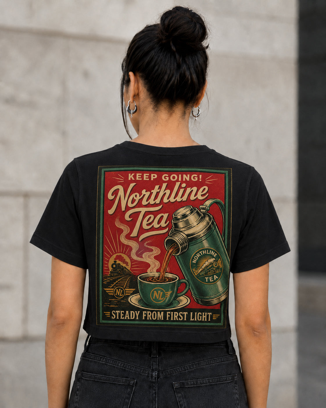 Northline Tea T-Shirt – Frauen Crop Shirt Schwarz, Rückenprint