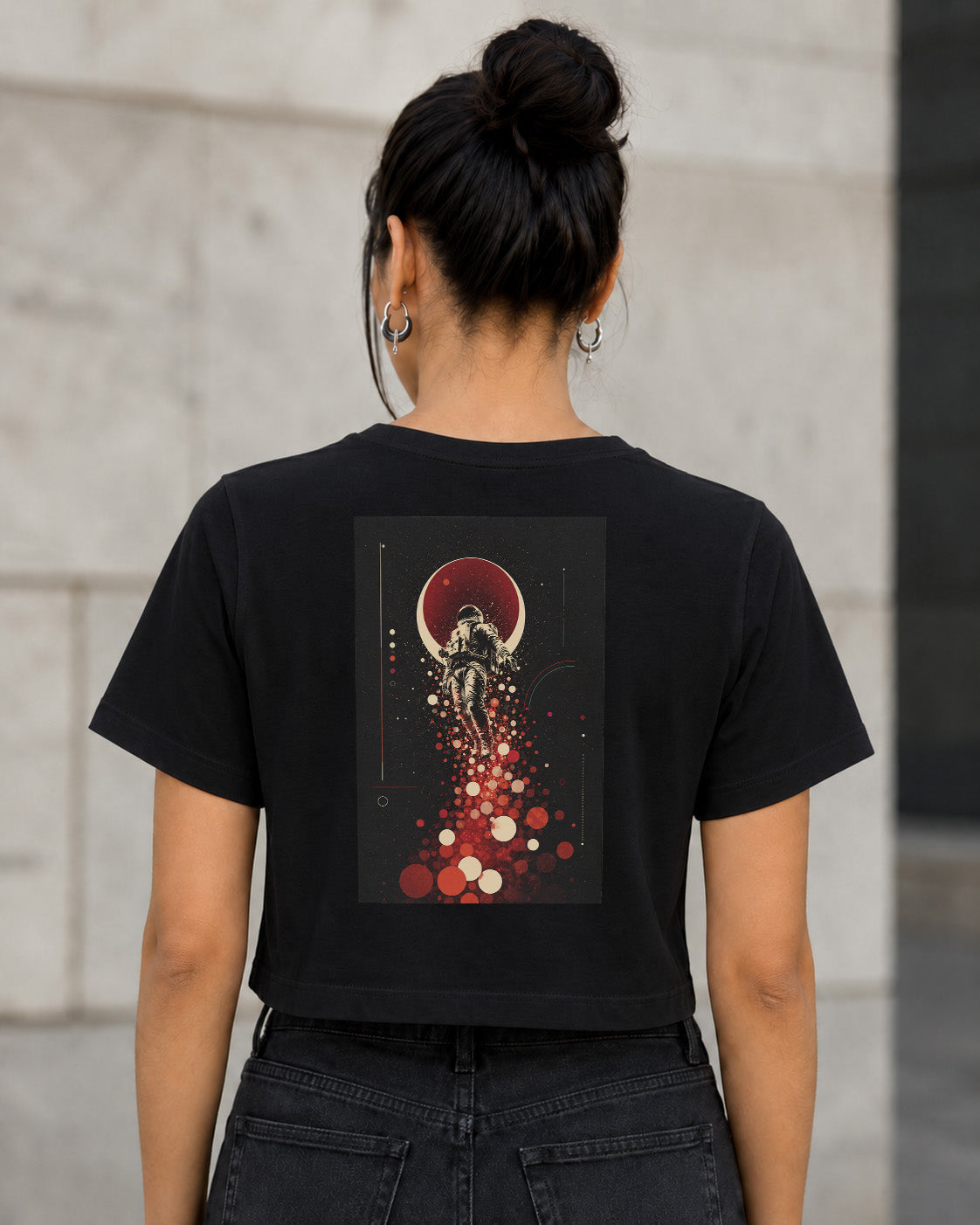 Stardust Astronaut T-Shirt – Frauen Crop Shirt Schwarz, Rückenprint