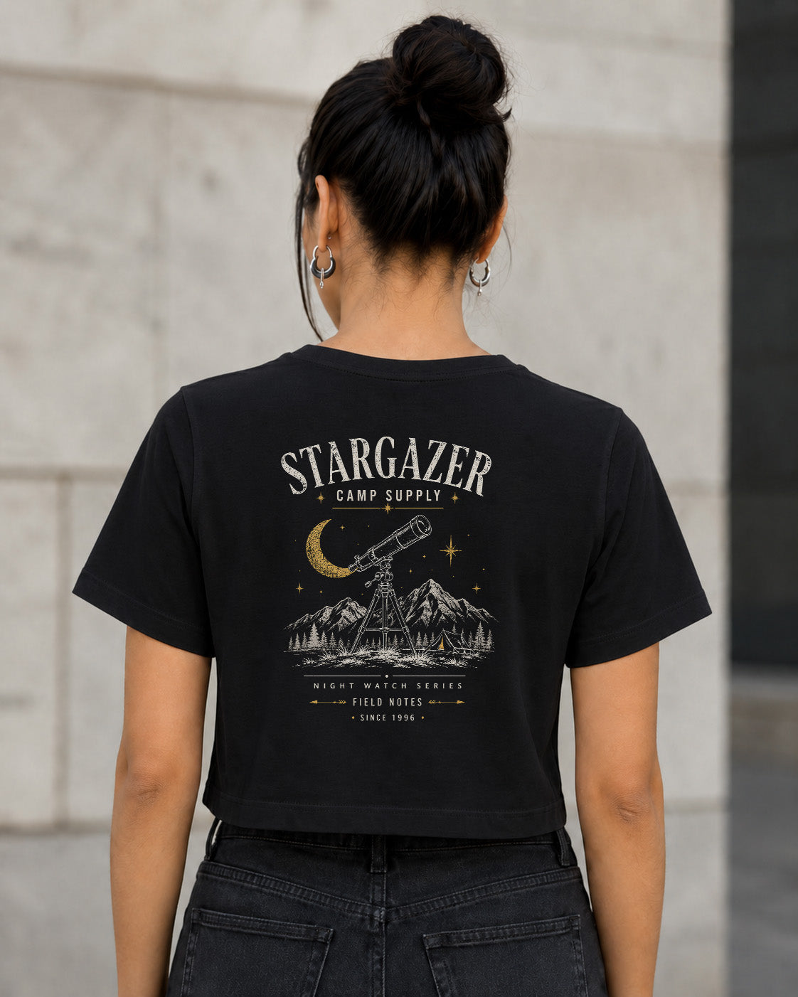 Stargazer Camp Supply T-Shirt – Frauen Crop Shirt Schwarz, Rückenprint