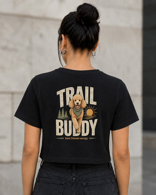 Trail Buddy Doodle T-Shirt – Frauen Crop Shirt Schwarz, Rückenprint