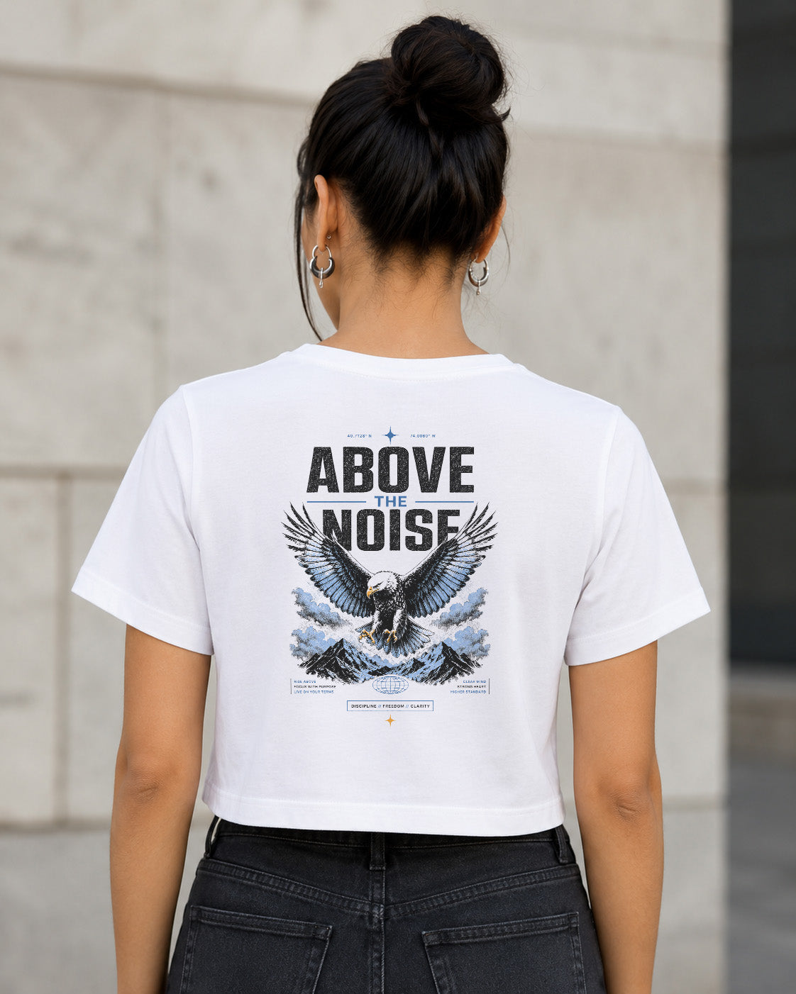 Above the Noise T-Shirt – Frauen Crop Shirt Weiss, Rückenprint