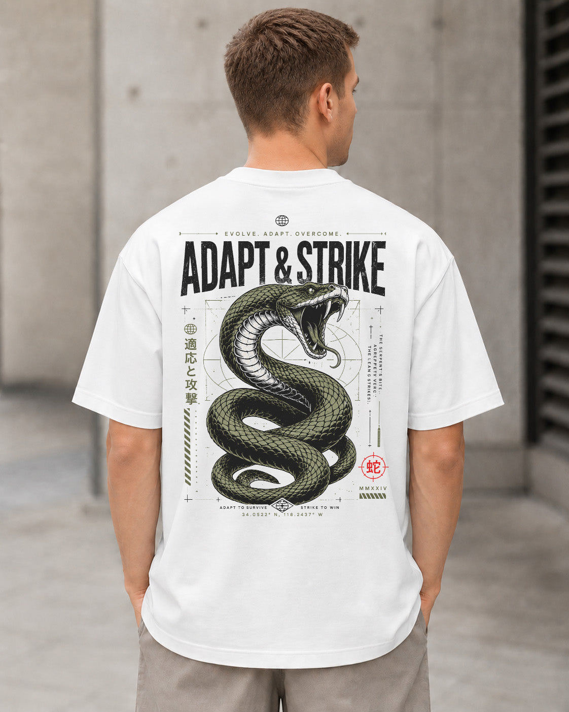 Adapt and Strike T-Shirt – Heavyweight Oversize Shirt Weiss, Rückenprint