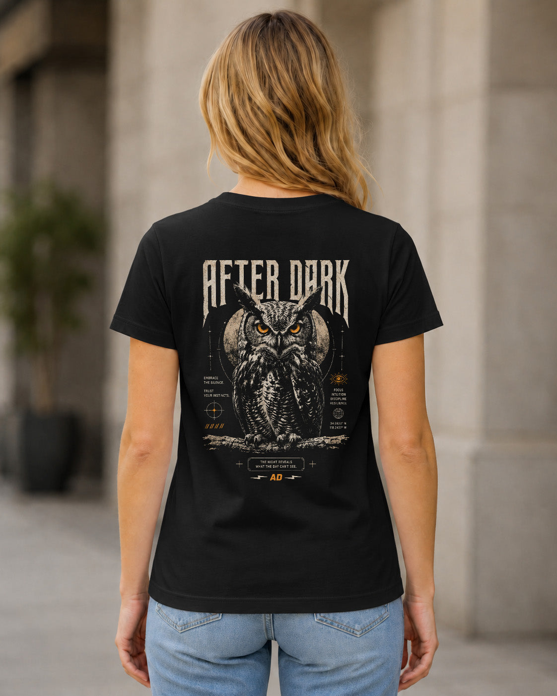 After Dark T-Shirt – Frauen Shirt Schwarz, Rückenprint