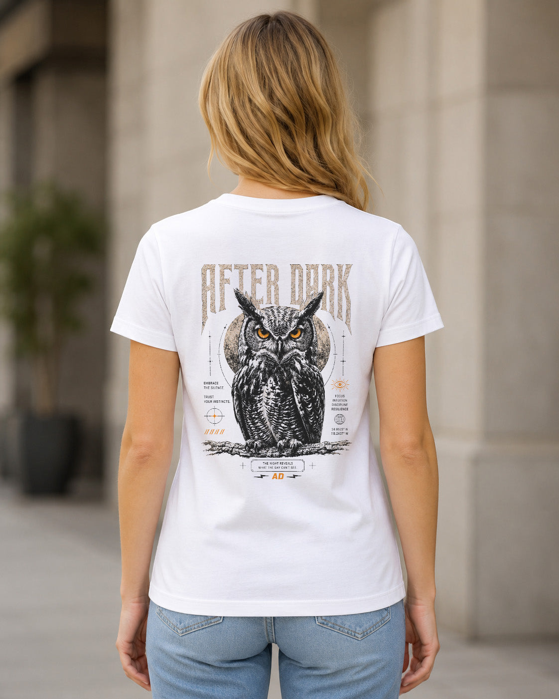 After Dark T-Shirt – Frauen Shirt Weiss, Rückenprint