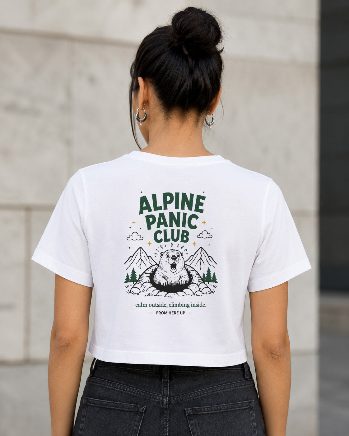Alpine Panic Club T-Shirt – Frauen Crop Shirt Weiss, Rückenprint