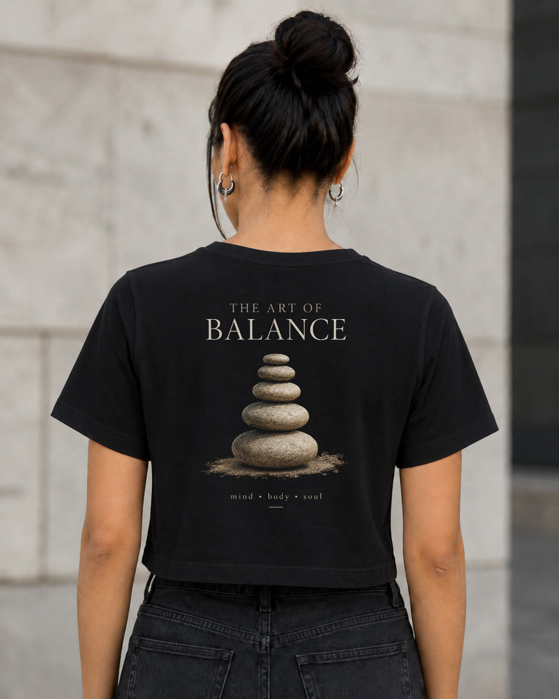 Art of Balance T-Shirt – Frauen Crop Shirt Schwarz, Rückenprint