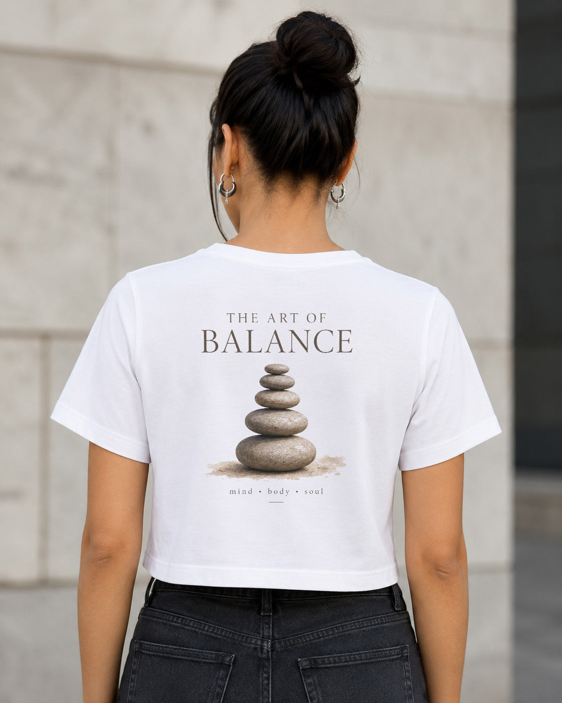 Art of Balance T-Shirt – Frauen Crop Shirt Weiss, Rückenprint