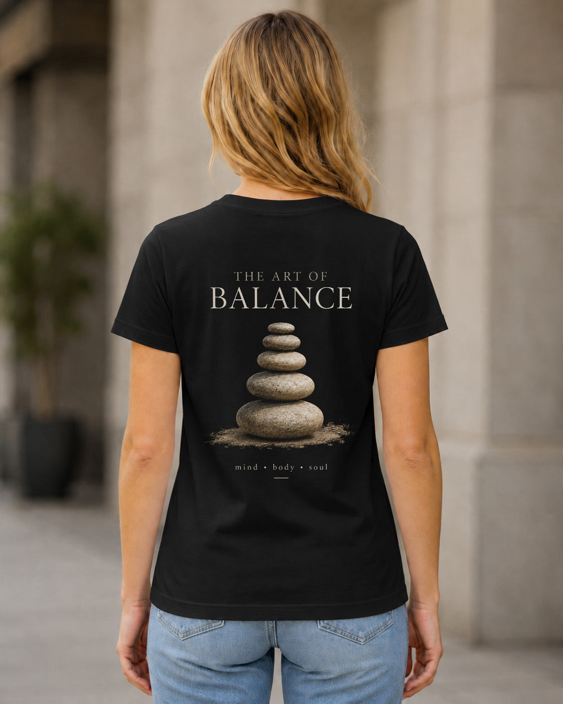 Art of Balance T-Shirt – Frauen Shirt Schwarz, Rückenprint