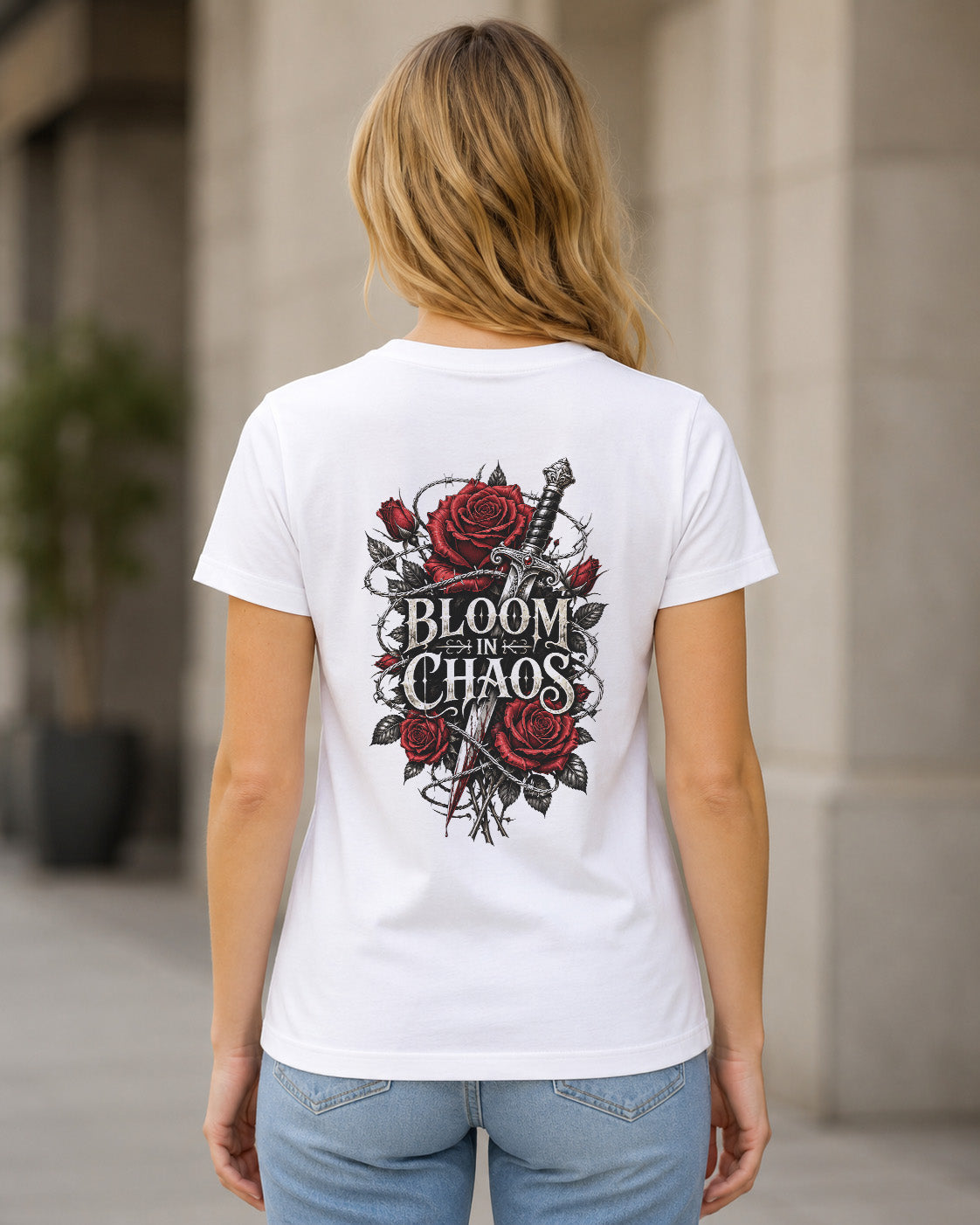 Bloom in Chaos T-Shirt – Frauen Shirt Weiss, Rückenprint