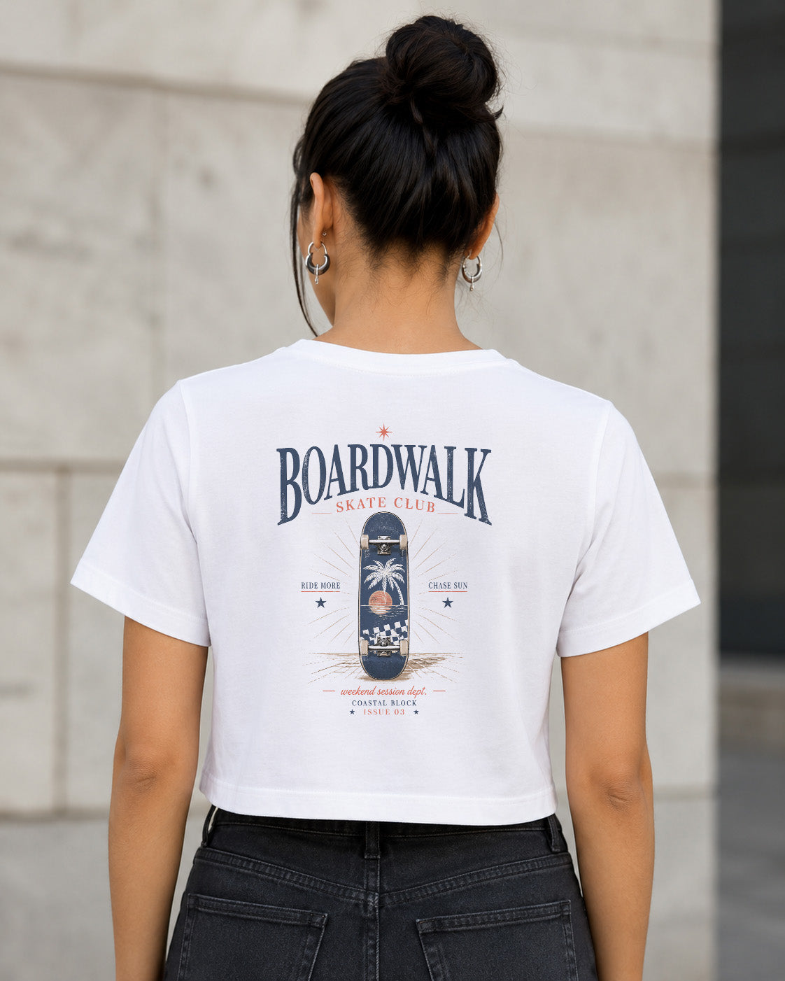 Boardwalk Skate Club T-Shirt – Frauen Crop Shirt Weiss, Rückenprint