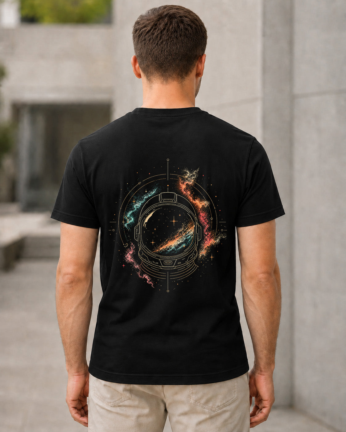 Cosmic Helmet T-Shirt – Bio-Baumwolle Shirt Schwarz, Rückenprint