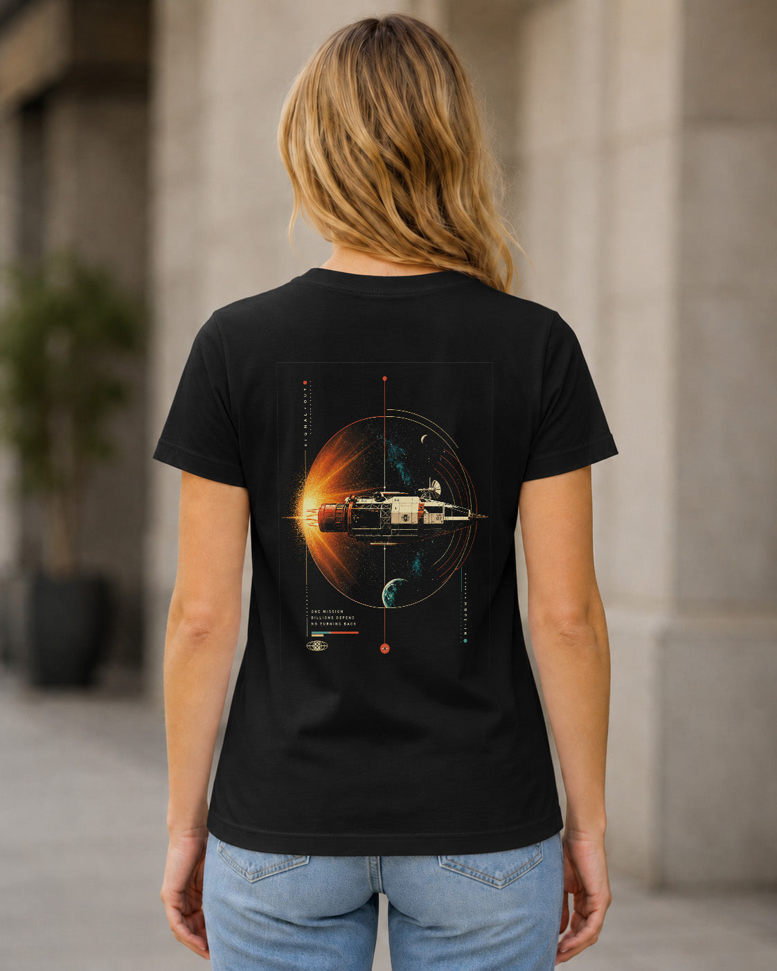 Cosmic Voyager T-Shirt – Frauen Shirt Schwarz, Rückenprint