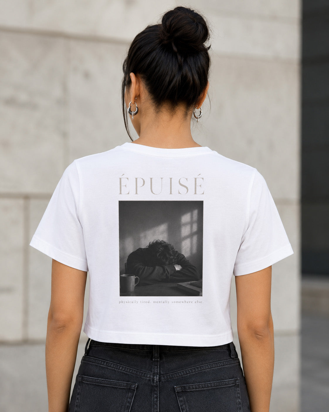 Épuisé T-Shirt – Frauen Crop Shirt Weiss, Rückenprint