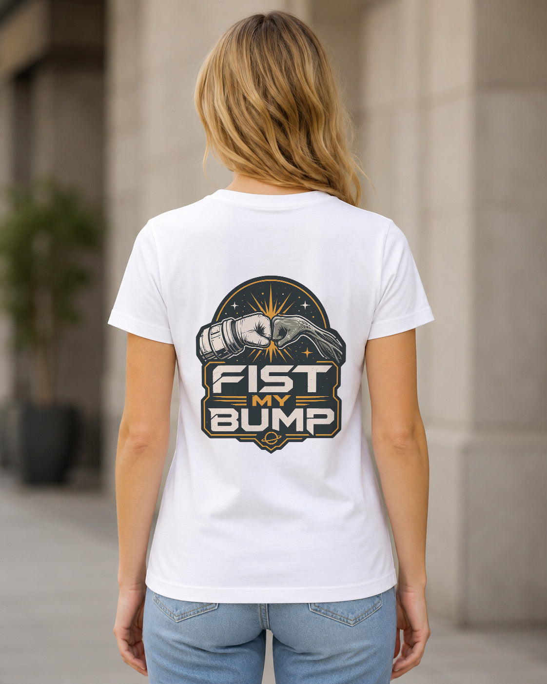 Fist My Bump T-Shirt – Frauen Shirt Weiss, Rückenprint