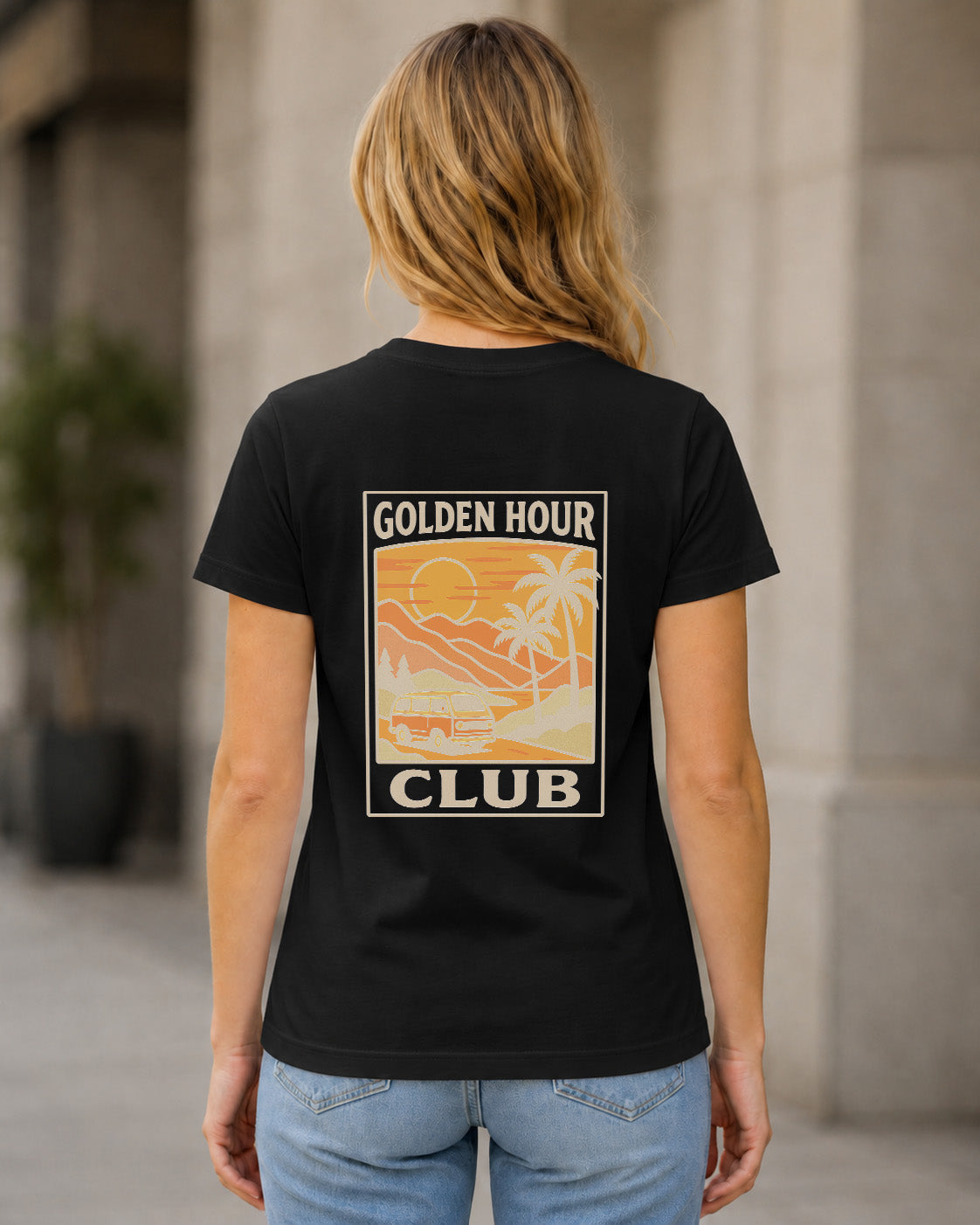 Golden Hour Club T-Shirt – Frauen Shirt Schwarz, Rückenprint