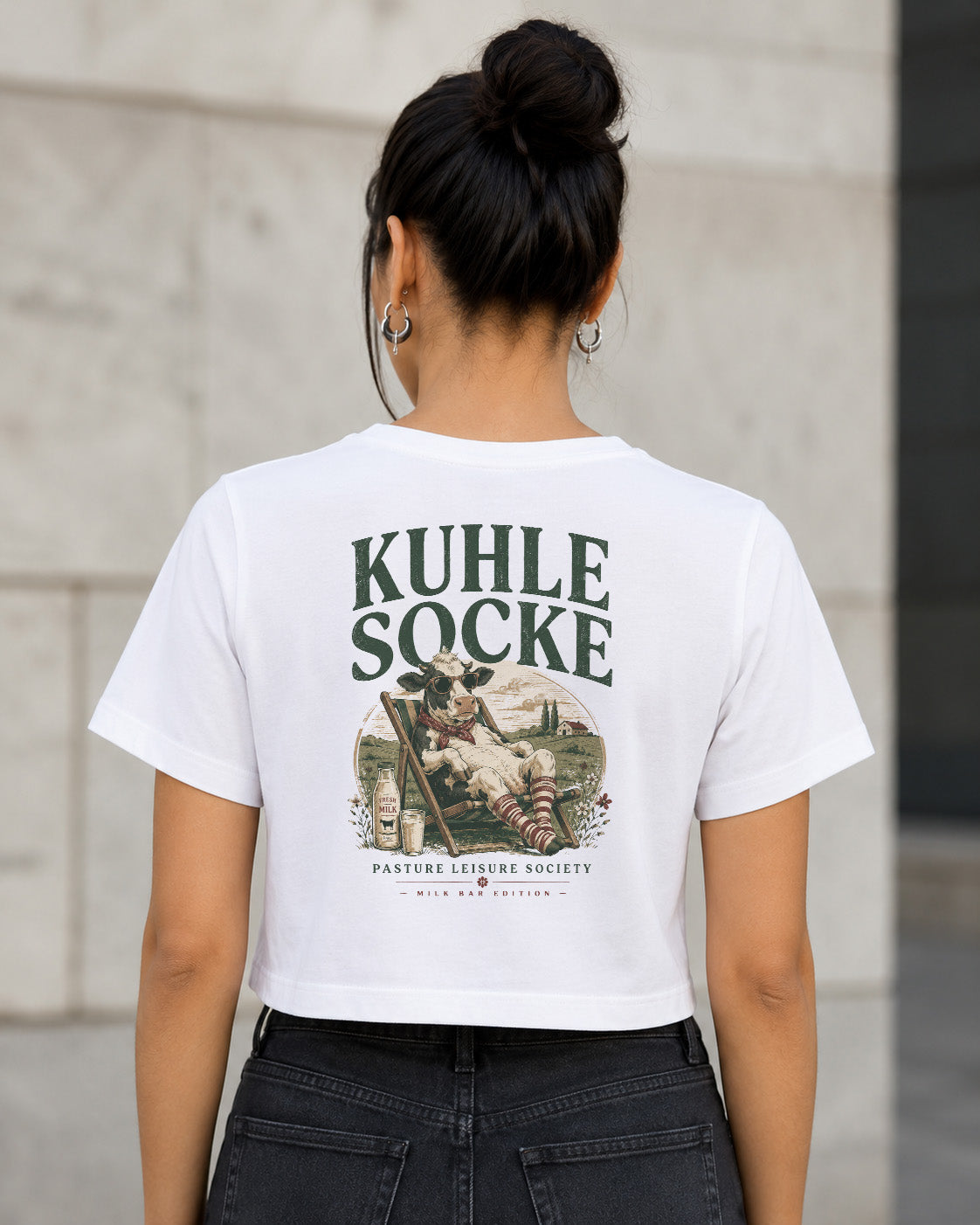 Kuhle Socke T-Shirt – Frauen Crop Shirt Weiss, Rückenprint