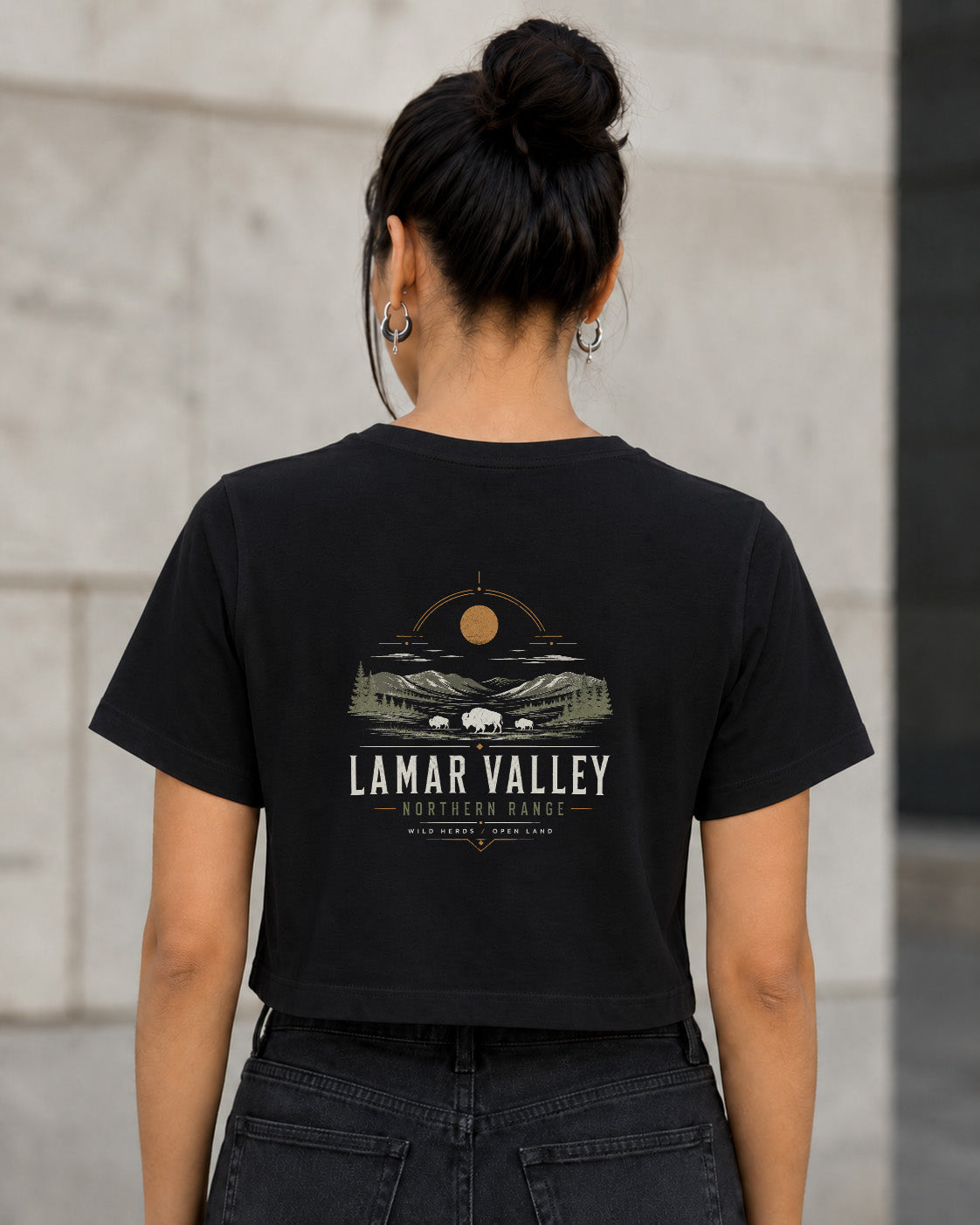 Lamar Valley T-Shirt – Frauen Crop Shirt Schwarz, Rückenprint