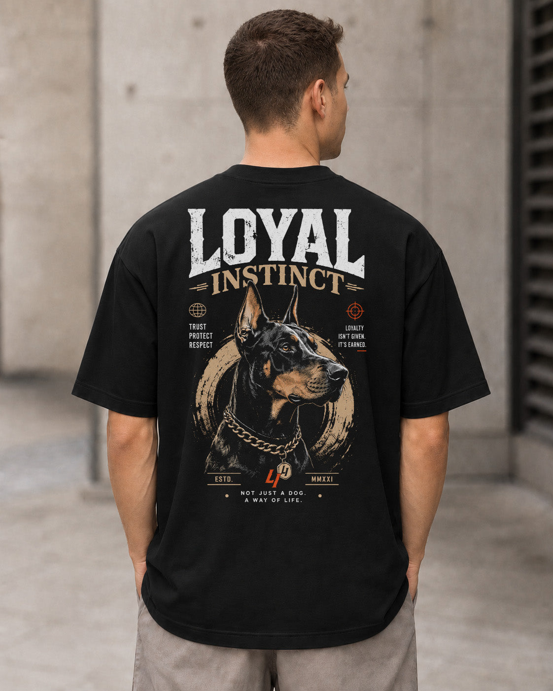 Loyal Instinct T-Shirt – Heavyweight Oversize Shirt Schwarz, Rückenprint