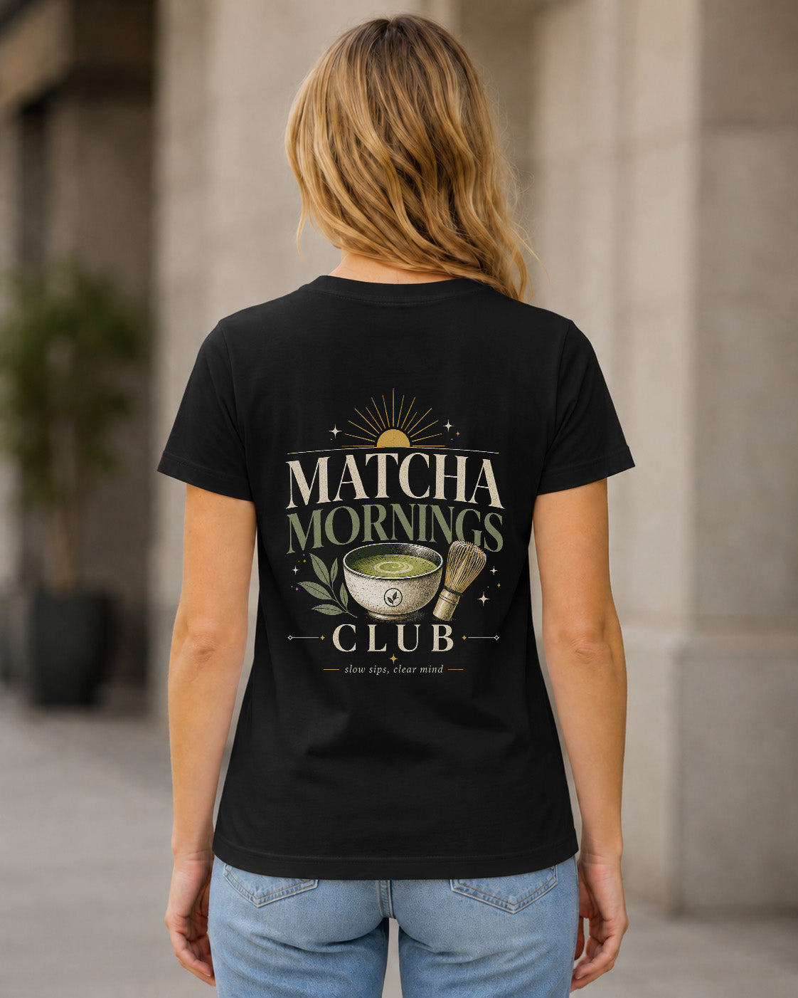 Matcha Mornings Club T-Shirt – Frauen Shirt Schwarz, Rückenprint