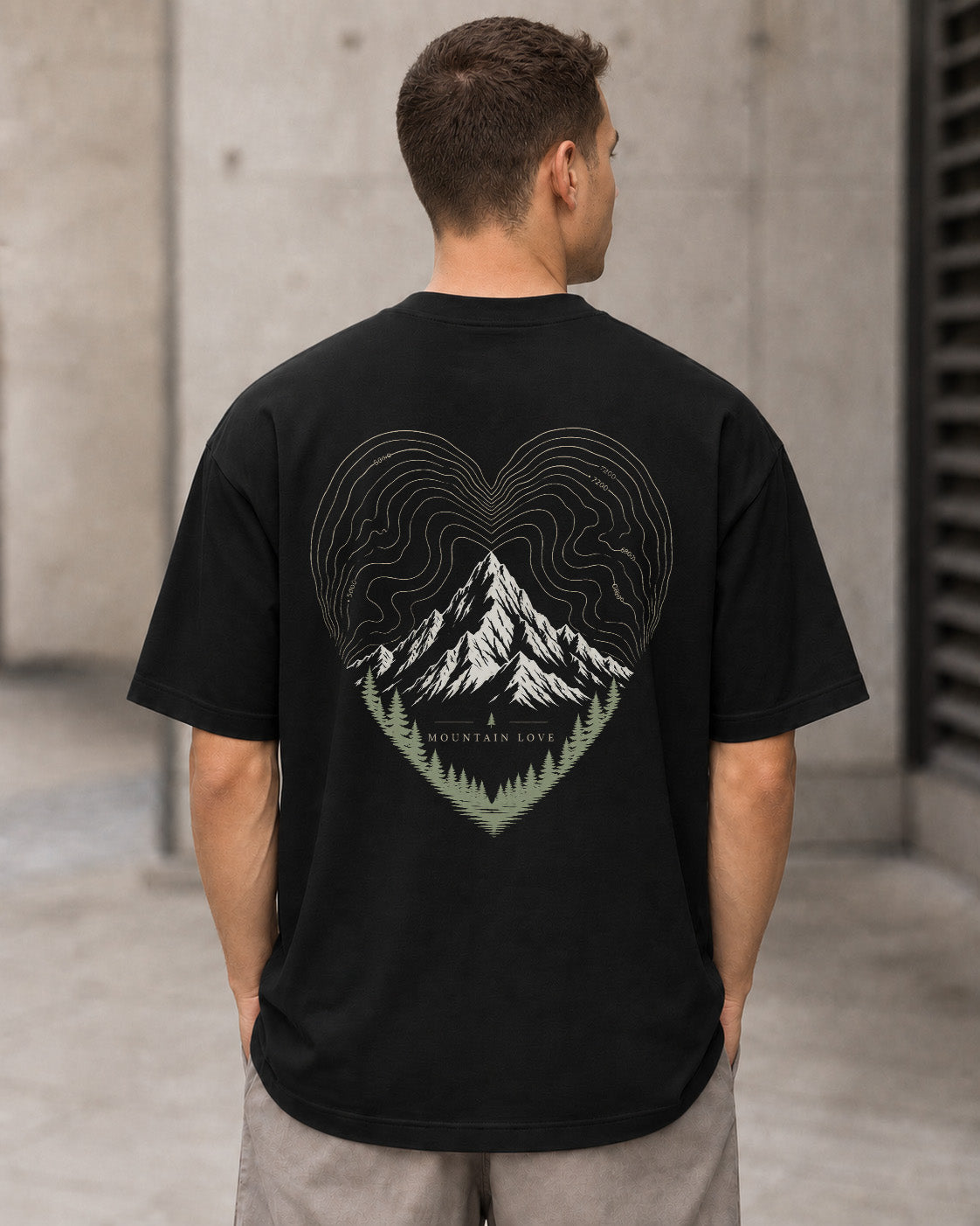 Mountain Love Heart T-Shirt – Heavyweight Oversize Shirt Schwarz, Rückenprint