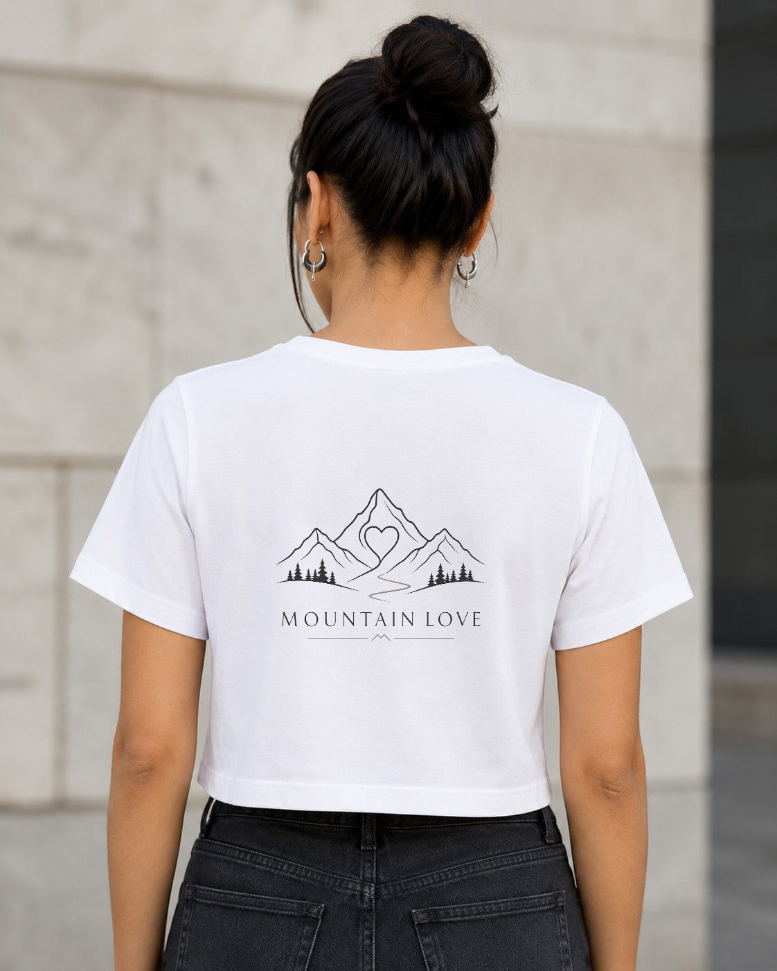Mountain Love Heartline T-Shirt – Frauen Crop Shirt Weiss, Rückenprint
