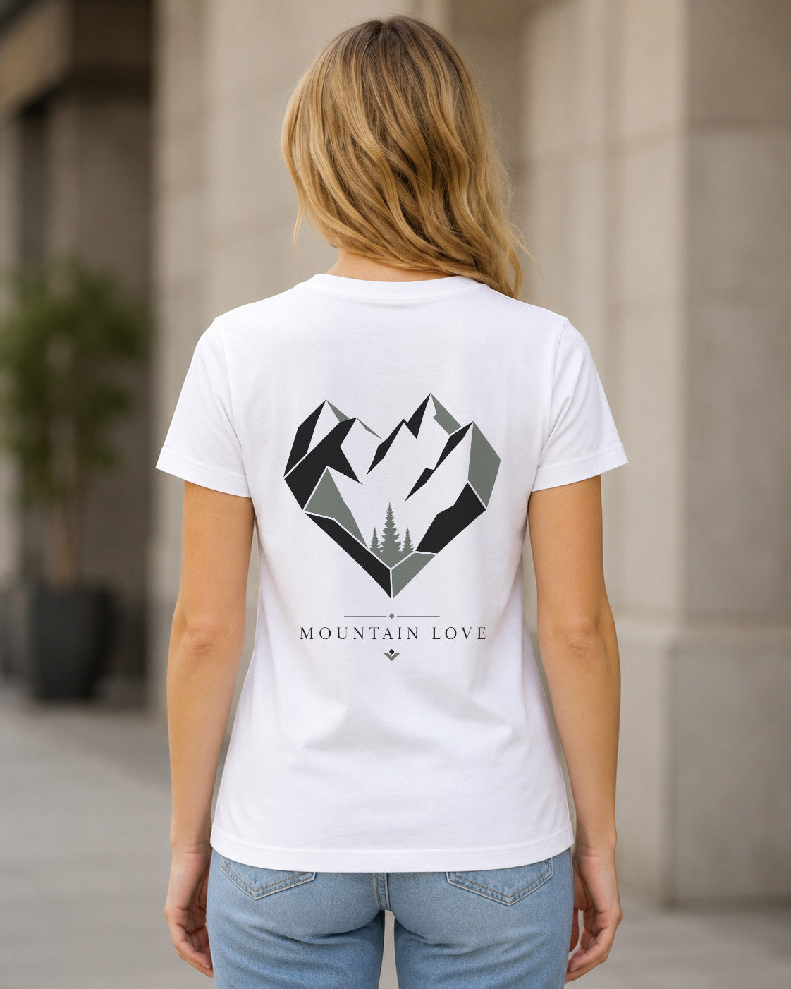 Mountain Love Peaks T-Shirt – Frauen Shirt Weiss, Rückenprint