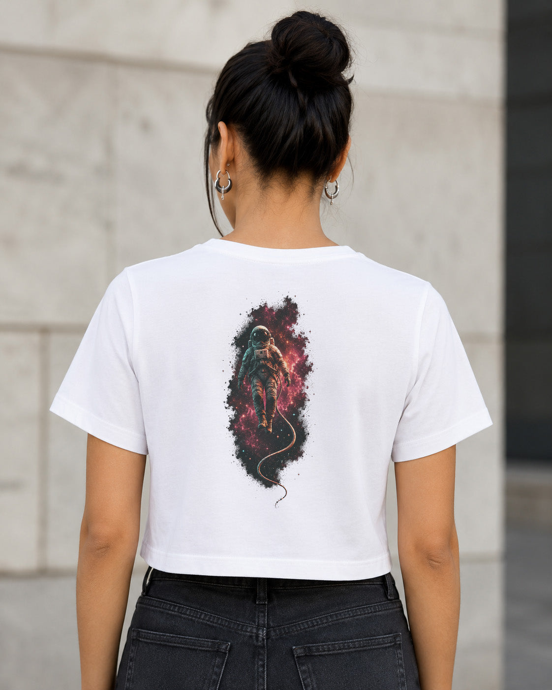 Nebula Drifter T-Shirt – Frauen Crop Shirt Weiss, Rückenprint