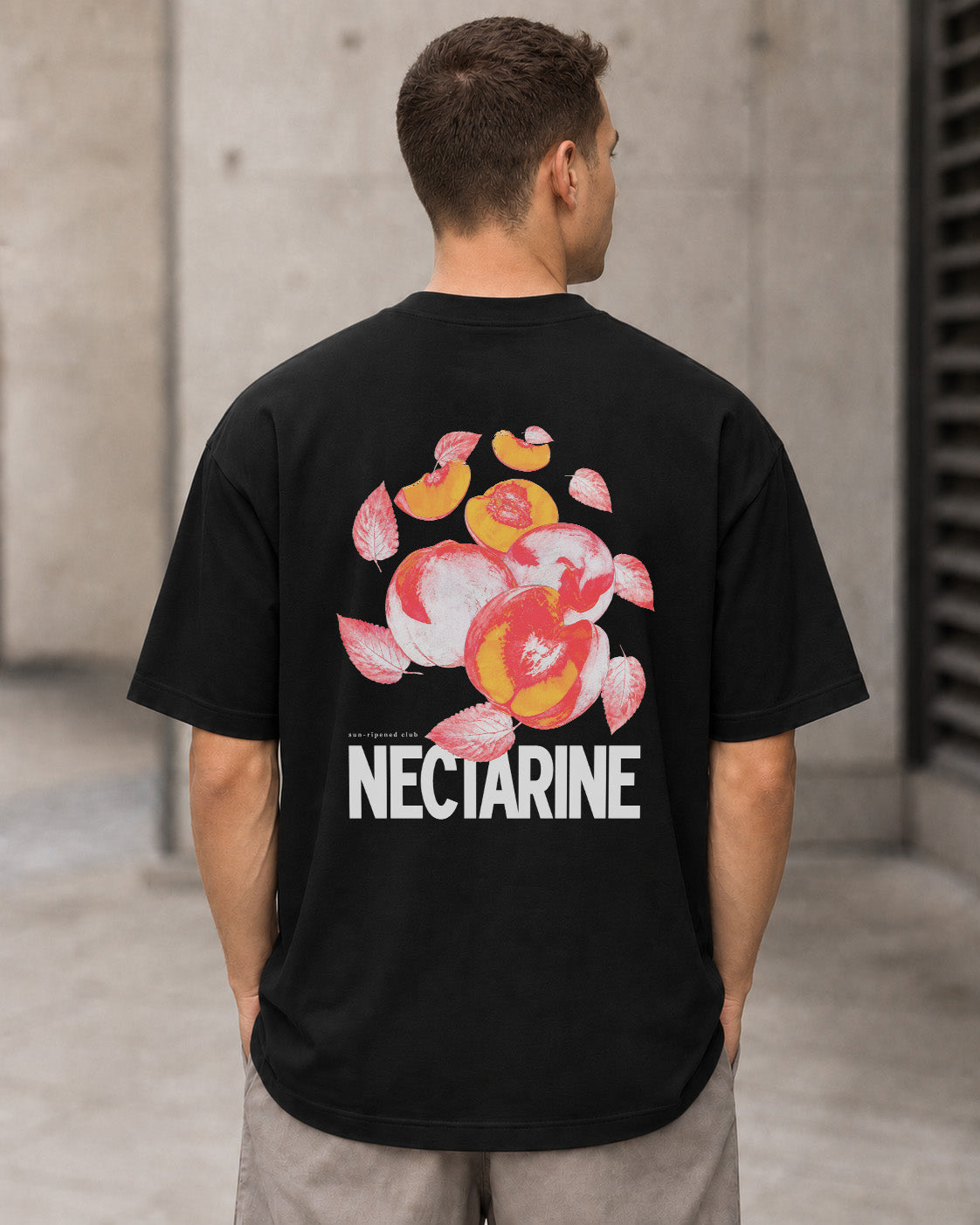 Nectarine T-Shirt – Heavyweight Oversize Shirt Schwarz, Rückenprint