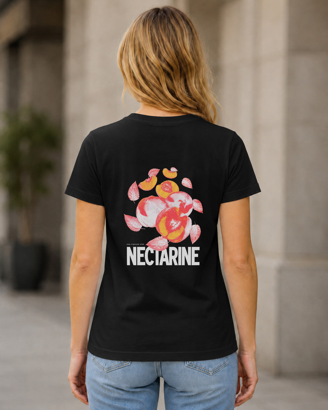Nectarine T-Shirt – Frauen Shirt Schwarz, Rückenprint