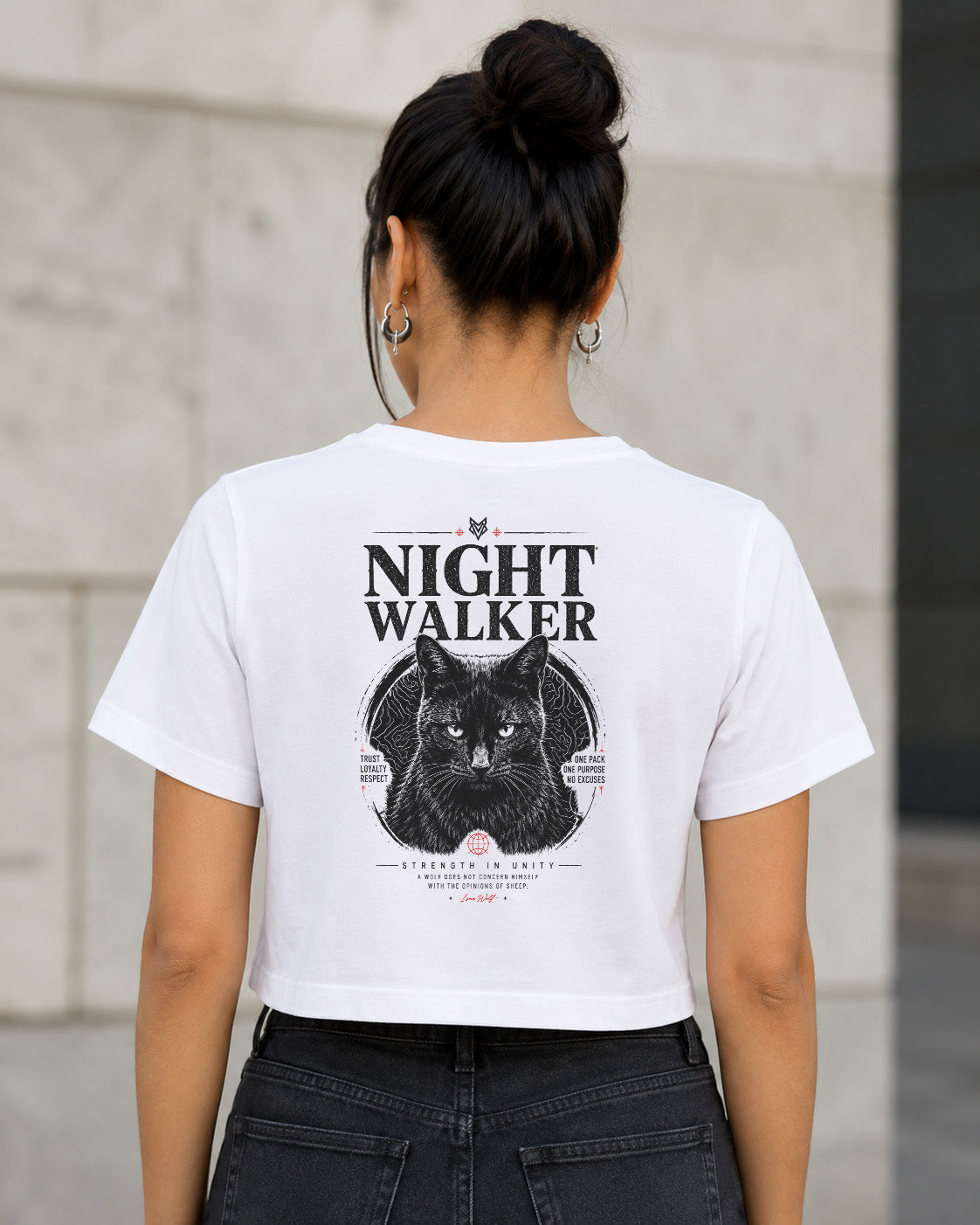 Night Walker T-Shirt – Frauen Crop Shirt Weiss, Rückenprint