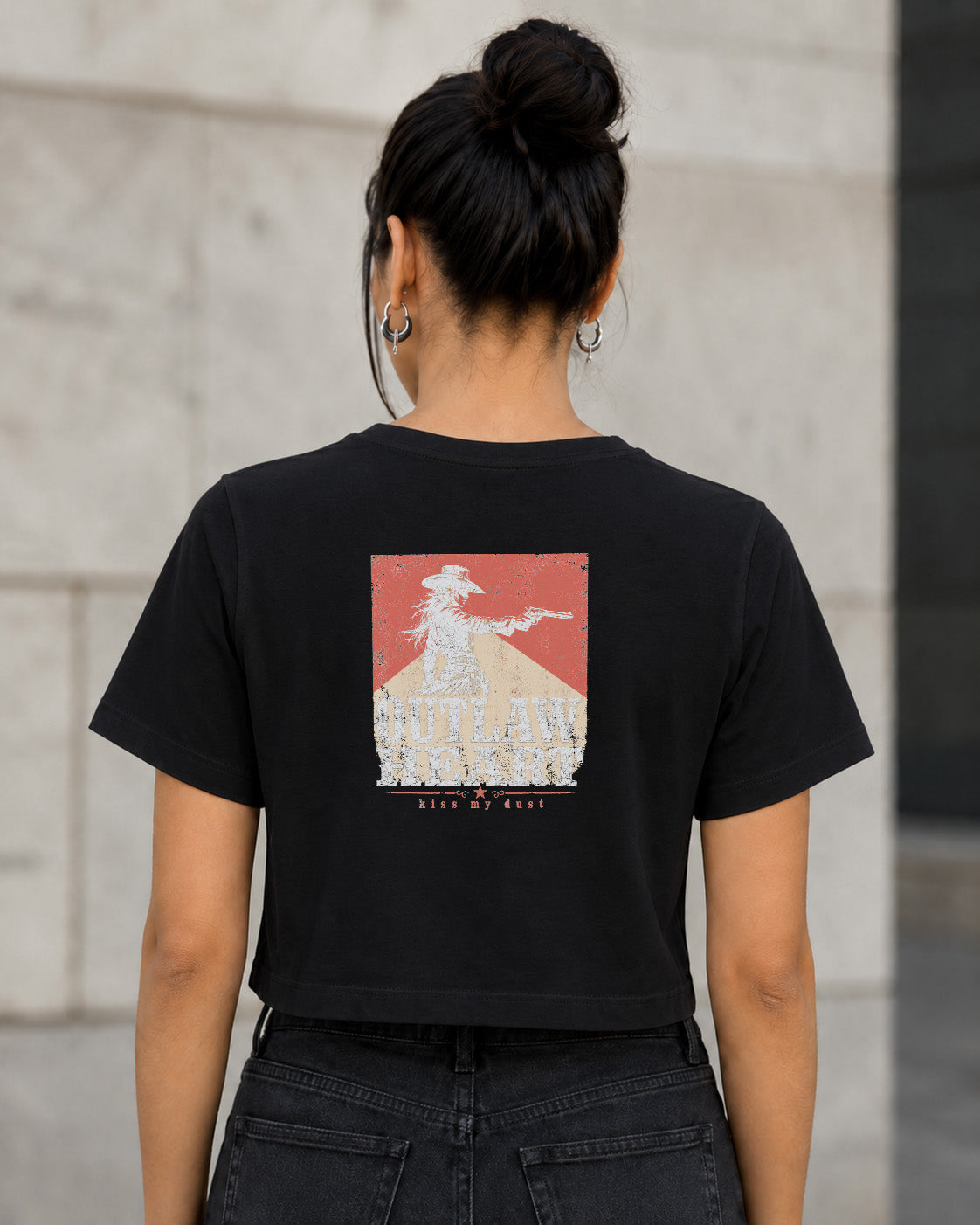 Outlaw Heart T-Shirt – Frauen Crop Shirt Schwarz, Rückenprint