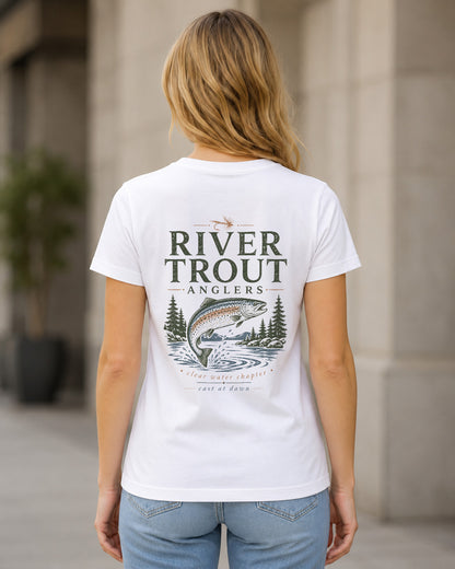 River Trout Anglers T-Shirt – Frauen Shirt Weiss, Rückenprint