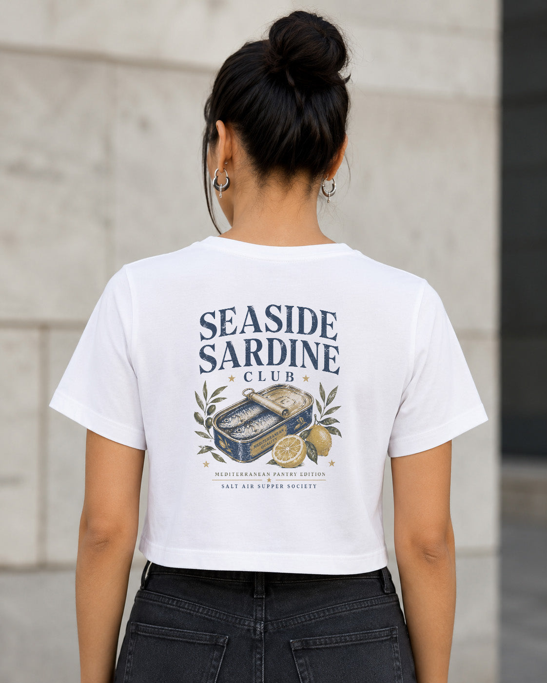 Seaside Sardine Club T-Shirt – Frauen Crop Shirt Weiss, Rückenprint