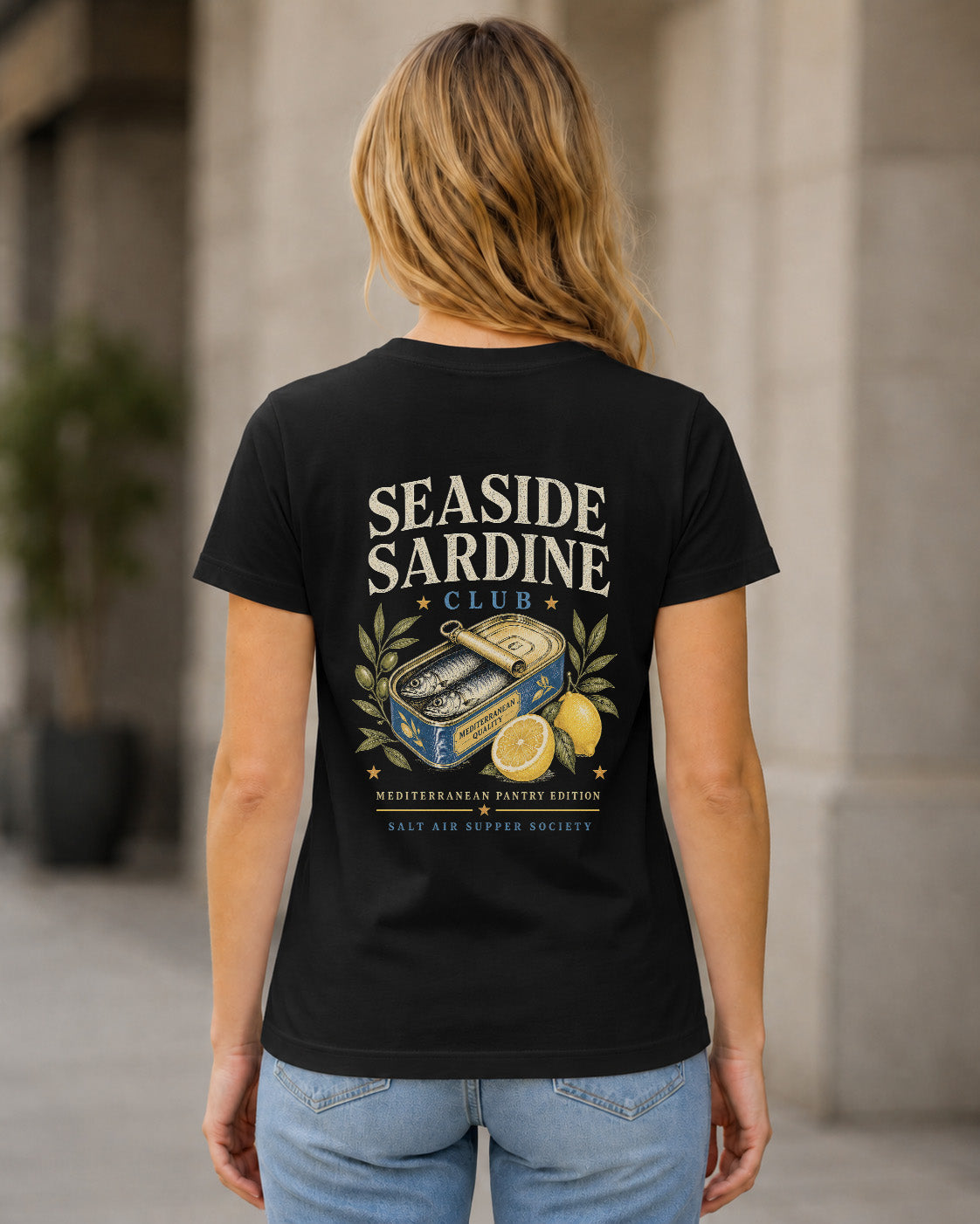 Seaside Sardine Club T-Shirt – Frauen Shirt Schwarz, Rückenprint