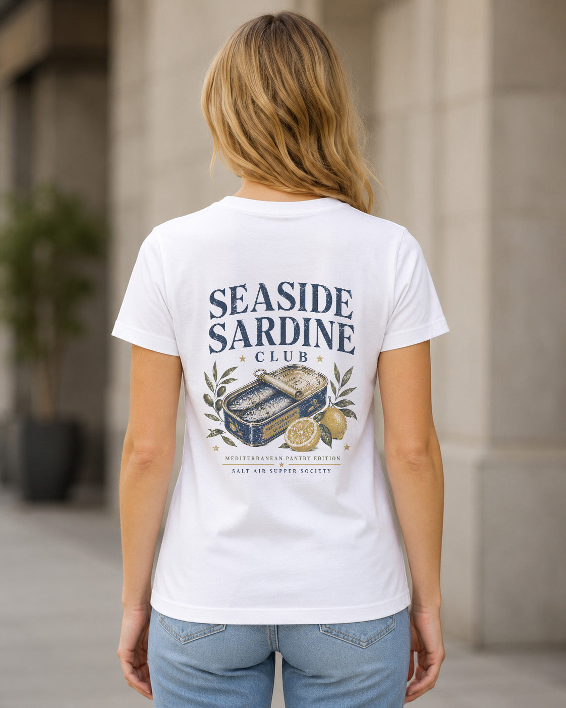 Seaside Sardine Club T-Shirt – Frauen Shirt Weiss, Rückenprint