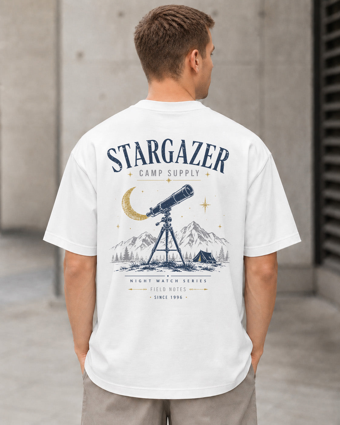 Stargazer Camp Supply T-Shirt – Heavyweight Oversize Shirt Weiss, Rückenprint