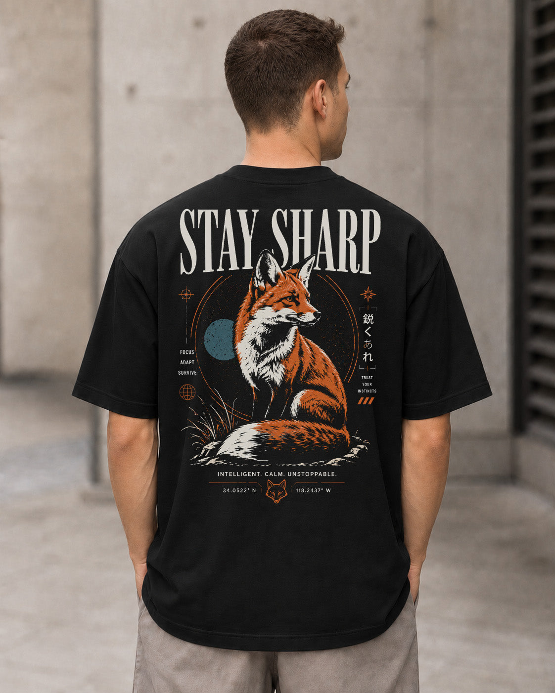 Stay Sharp T-Shirt – Heavyweight Oversize Shirt Schwarz, Rückenprint