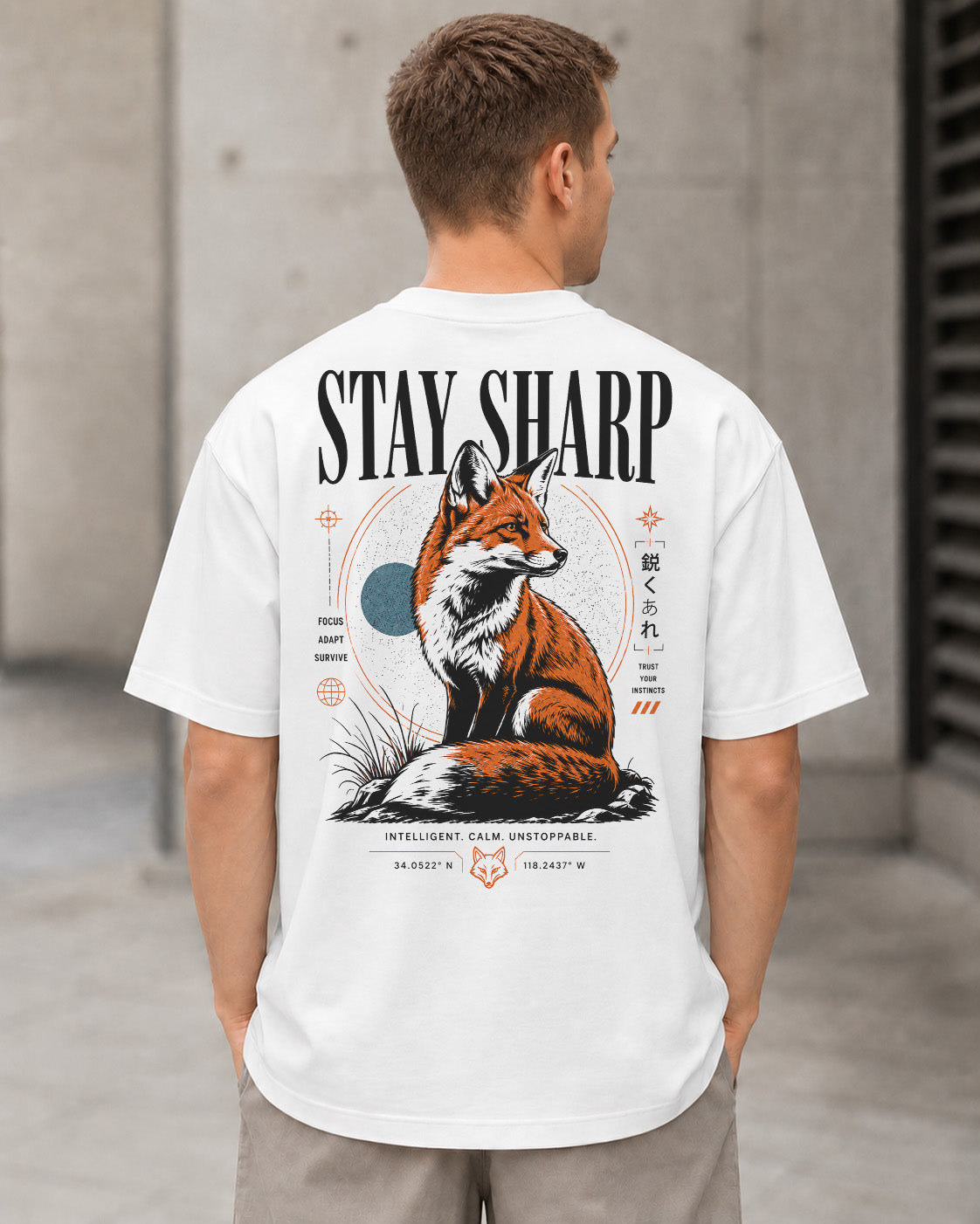 Stay Sharp T-Shirt – Heavyweight Oversize Shirt Weiss, Rückenprint