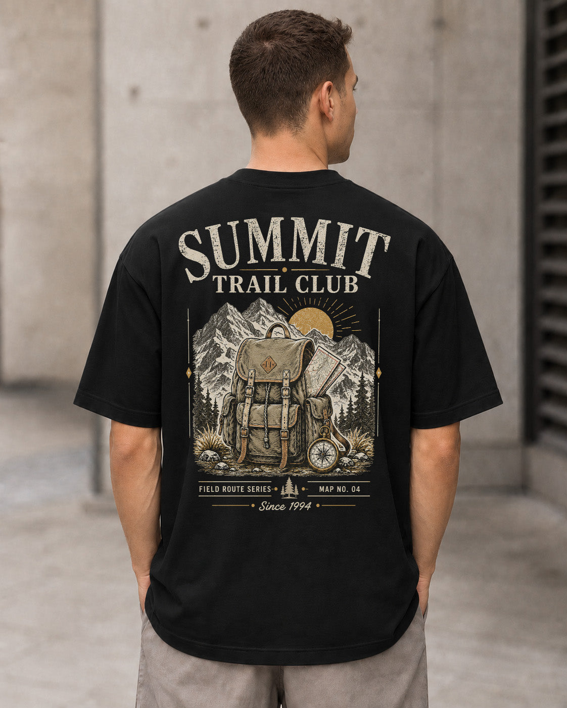 Summit Trail Club T-Shirt – Heavyweight Oversize Shirt Schwarz, Rückenprint