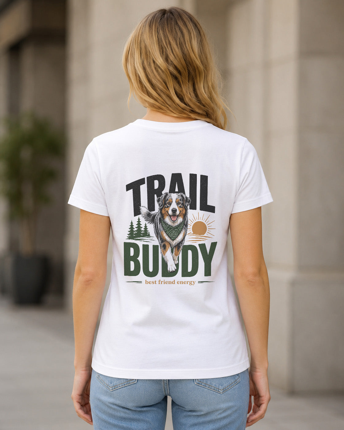 Trail Buddy Aussie Merle T-Shirt – Frauen Shirt Weiss, Rückenprint