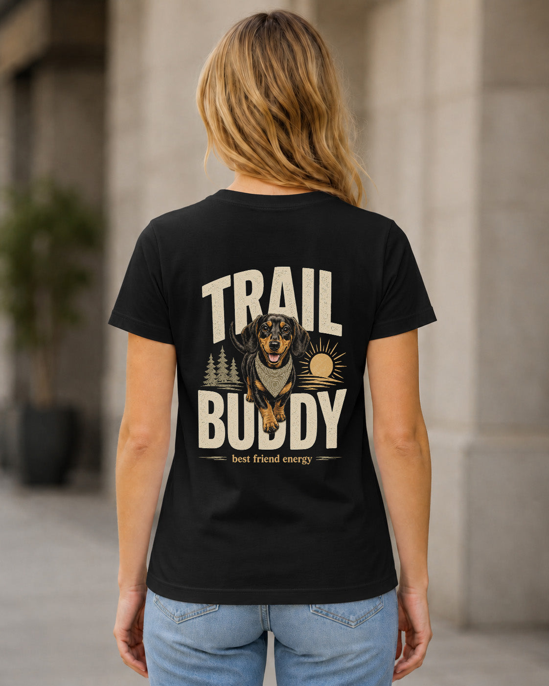 Trail Buddy Dackel T-Shirt – Frauen Shirt Schwarz, Rückenprint