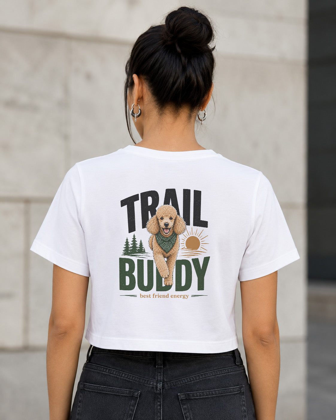 Trail Buddy Doodle T-Shirt – Frauen Crop Shirt Weiss, Rückenprint