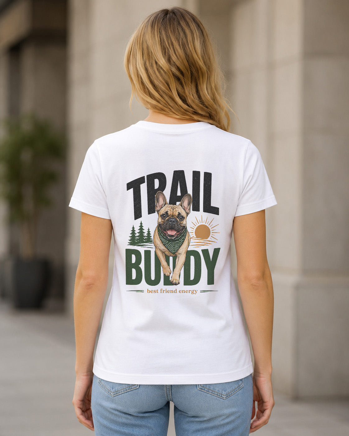 Trail Buddy Frenchie T-Shirt – Frauen Shirt Weiss, Rückenprint