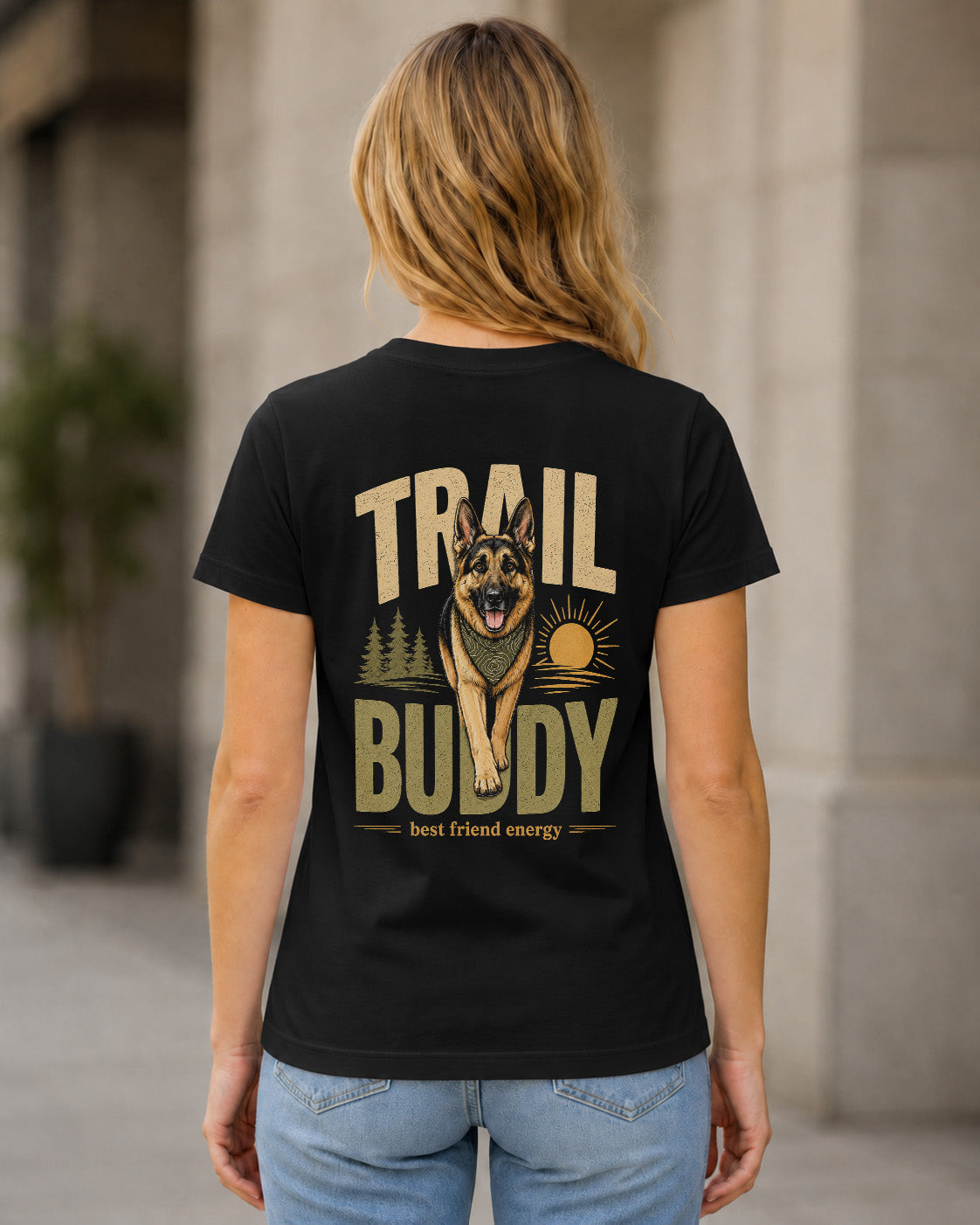 Trail Buddy German Shepherd T-Shirt – Frauen Shirt Schwarz, Rückenprint