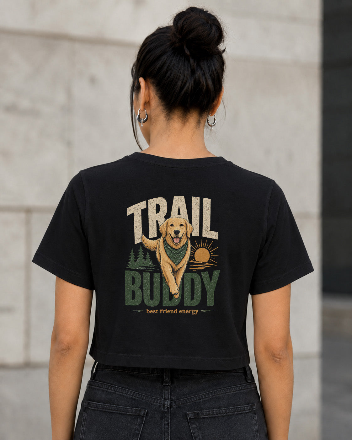 Trail Buddy Golden T-Shirt – Frauen Crop Shirt Schwarz, Rückenprint