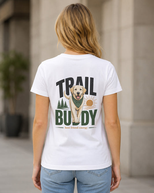 Trail Buddy Labrador T-Shirt – Frauen Shirt Weiss, Rückenprint