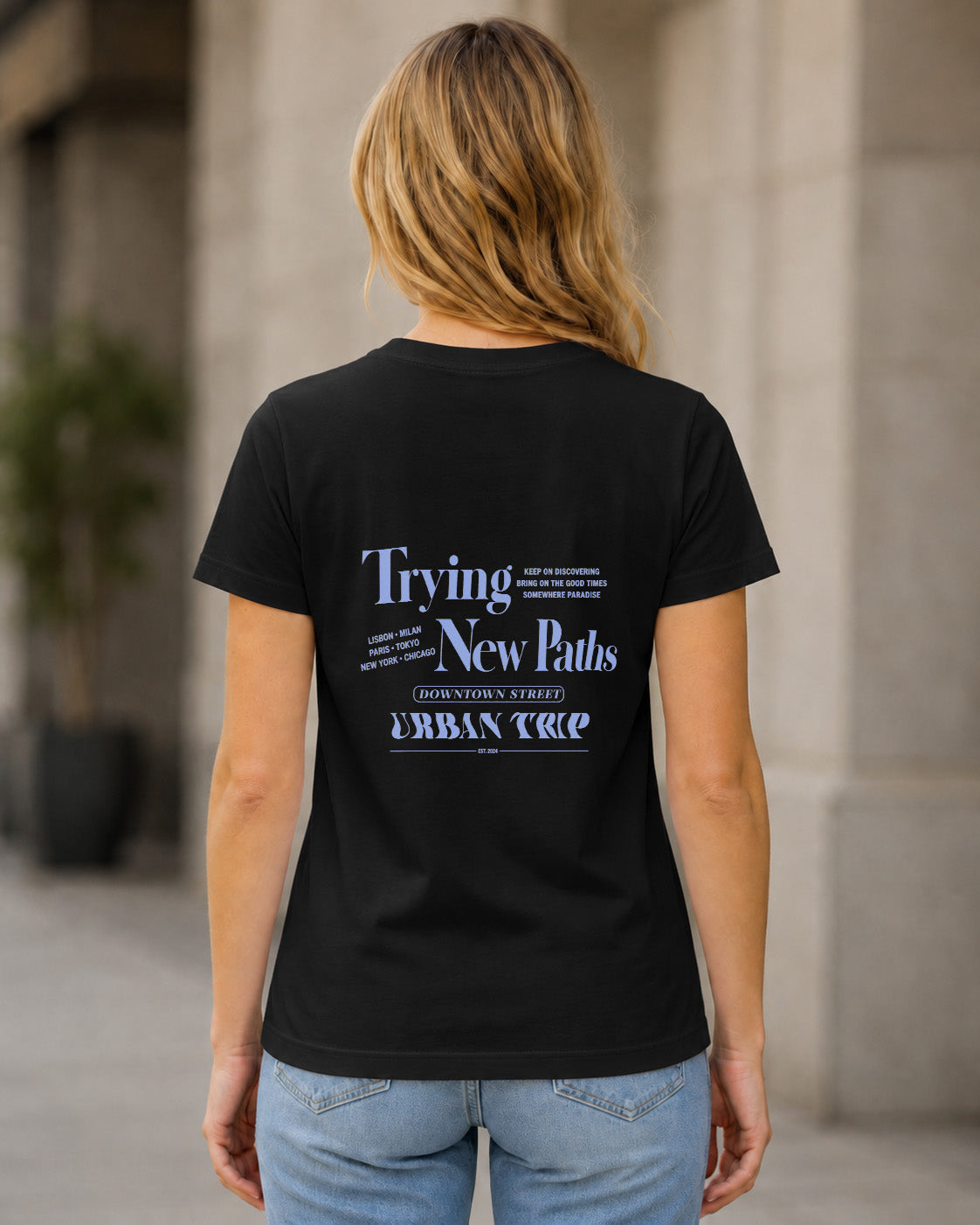 Trying New Paths T-Shirt – Frauen Shirt Schwarz, Rückenprint