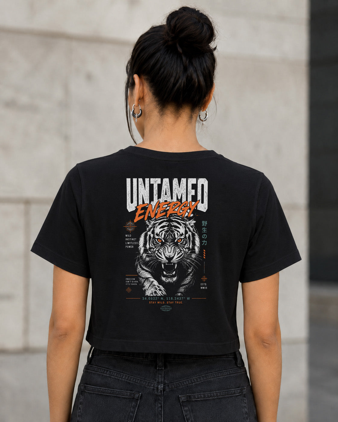 Untamed Energy T-Shirt – Frauen Crop Shirt Schwarz, Rückenprint