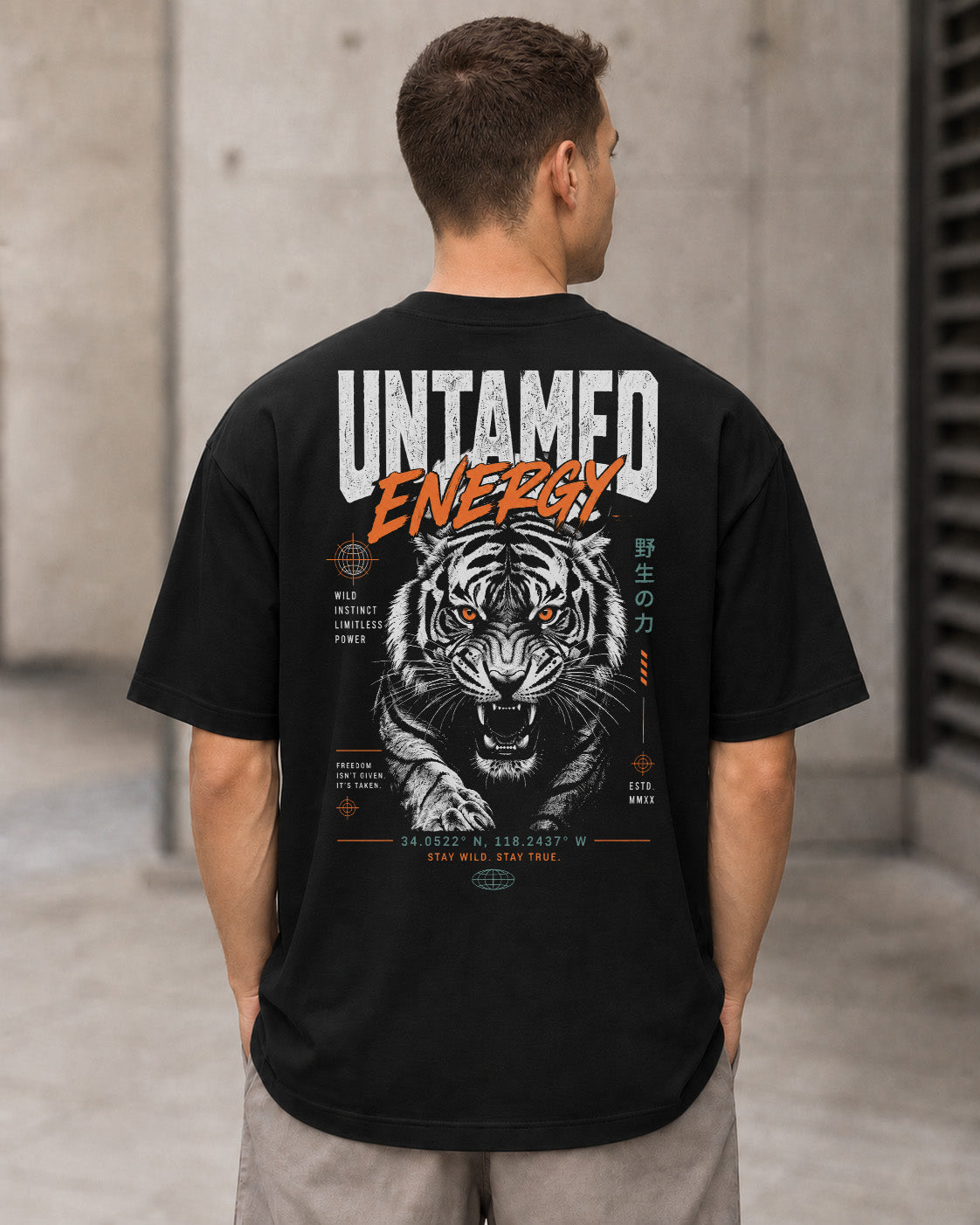 Untamed Energy T-Shirt – Heavyweight Oversize Shirt Schwarz, Rückenprint